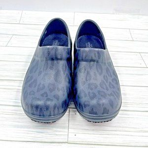 Crocs Neria Pro II Clog Womens 7 M  Black Leopard Slip Resistant Non Marking